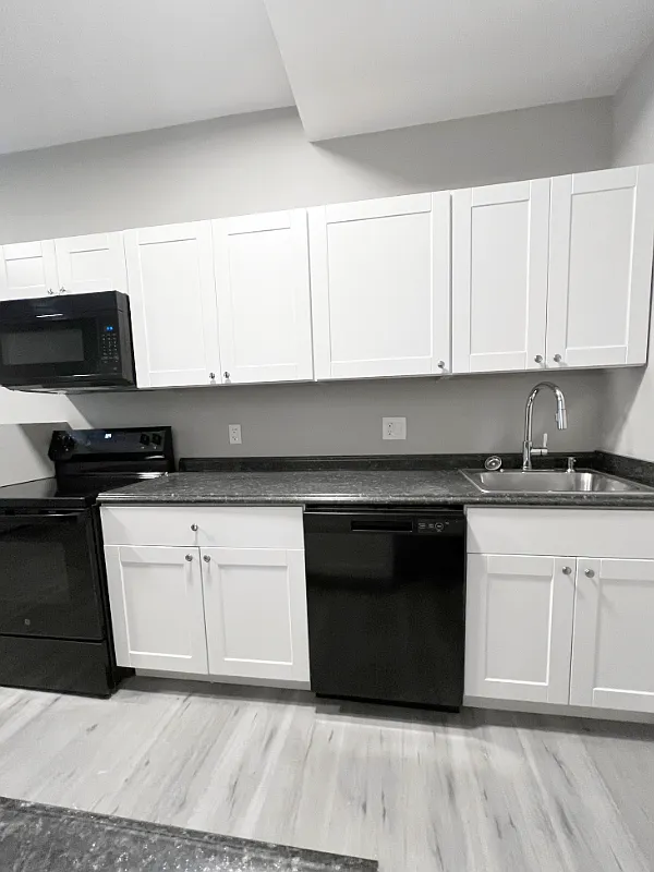 3 bed, 1500 sqft, $1,650 — Photo 2