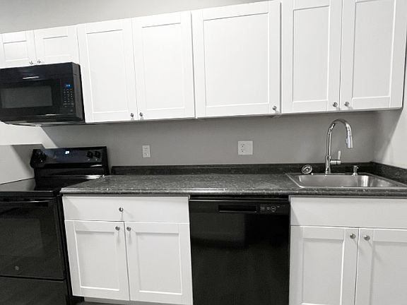 2nd image of 812 Appleton St