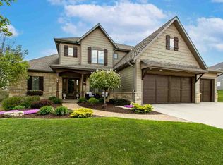 1230 Heather Gln, Dubuque, IA 52003