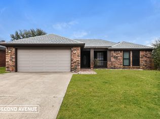 6305 Avanti Dr, Arlington, TX 76001
