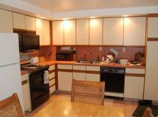 364 Main Street #16 Vlg, East Haven, CT 06512