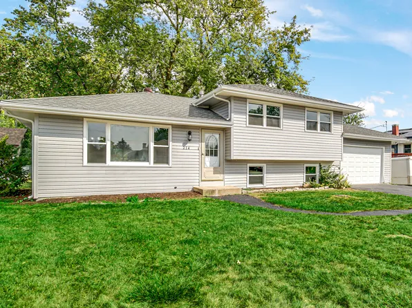 214 Oakleaf Rd, Lake In The Hills, IL 60156