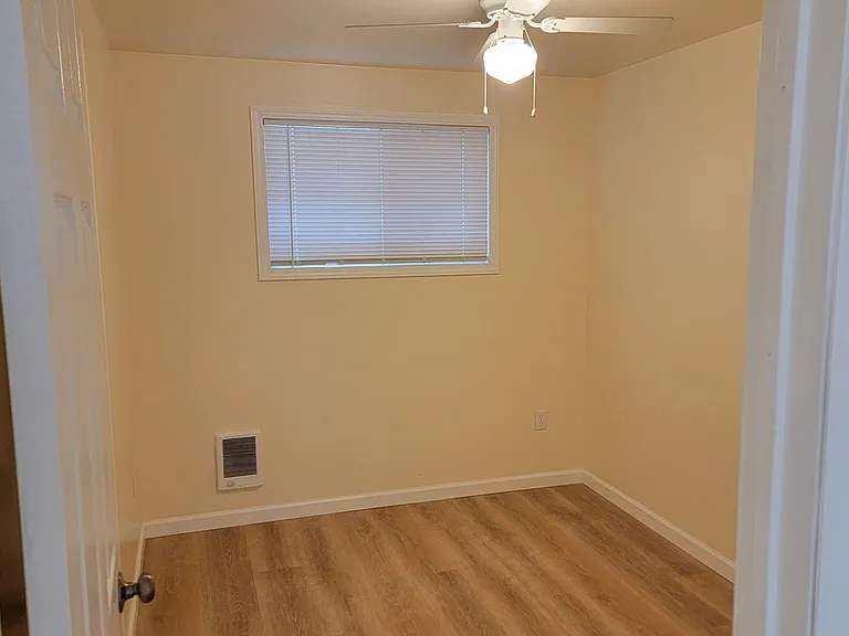 320 J St — Photo 6