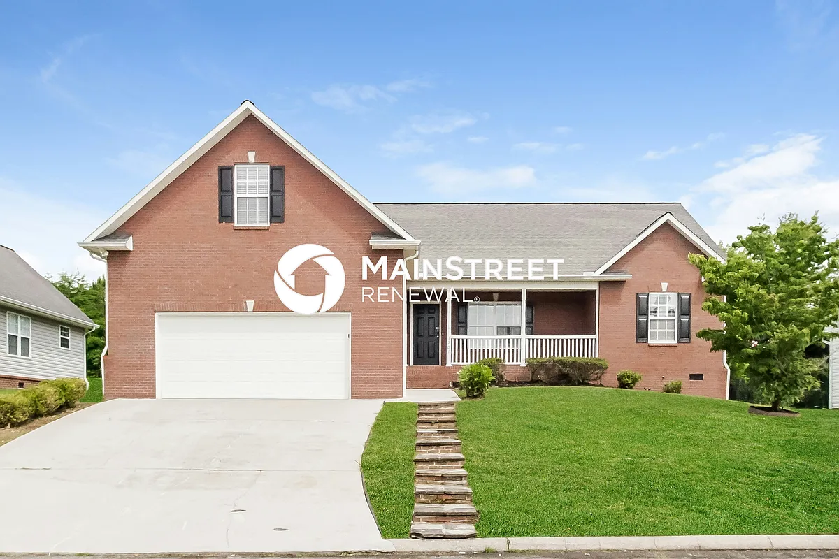 Front View - 1201 Fox Ridge Dr