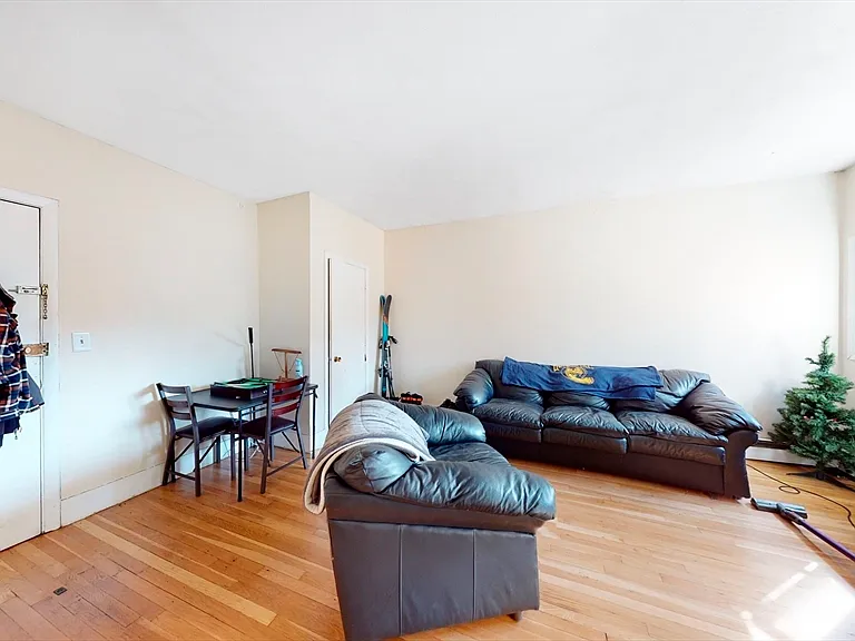 513 Beacon St #10 — Photo 11
