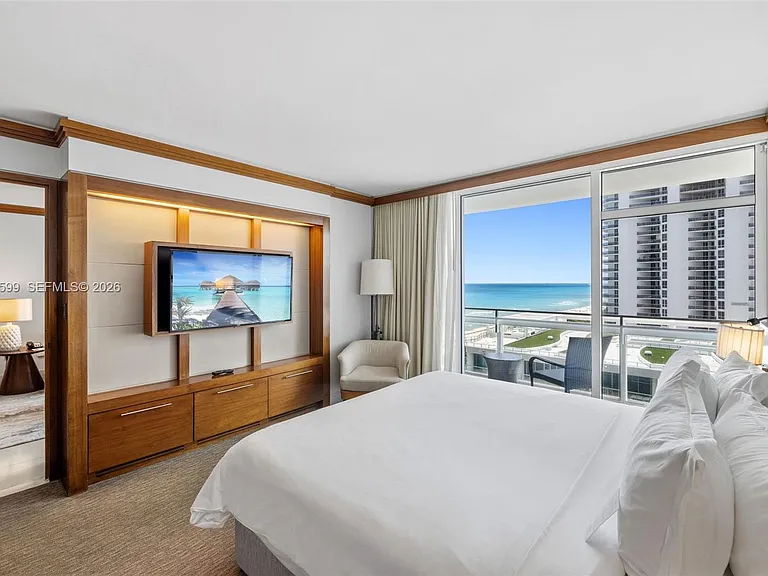 6801 Collins Ave #1010 — Photo 1