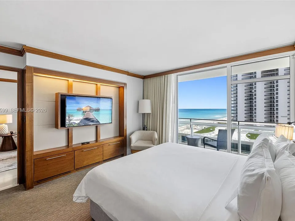 6801 Collins Ave #1010