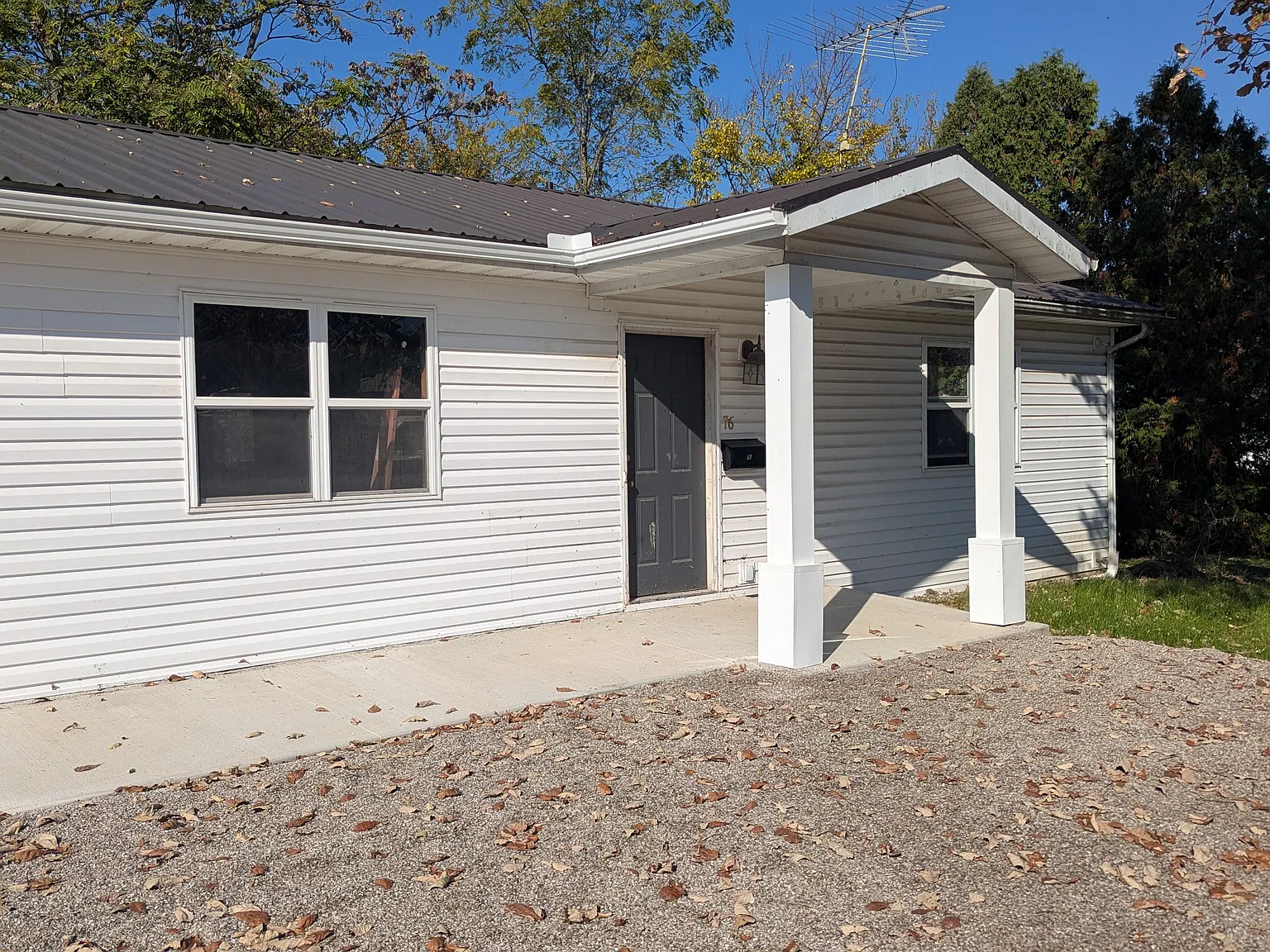 2 bed, 1000 sqft, $1,200 — Photo 1