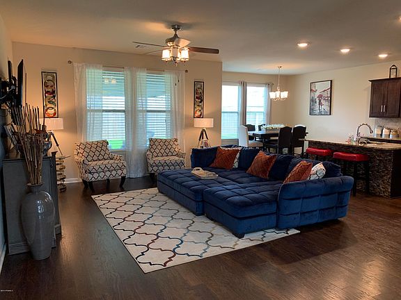5th image of 211 Verger Dr