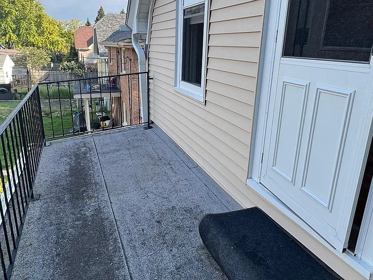 3733 S Kansas Ave #UPPER — Photo 4
