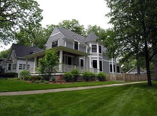 1300 Maple Ave, Wilmette, IL 60091