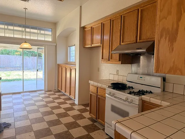 9272 Fabius Ct — Photo 3