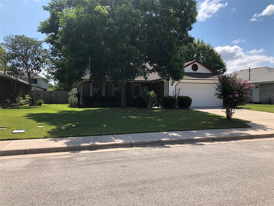 1st image of 403 N Lori Cir
