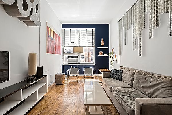 1st image of 23 Waverly Pl APT 3P