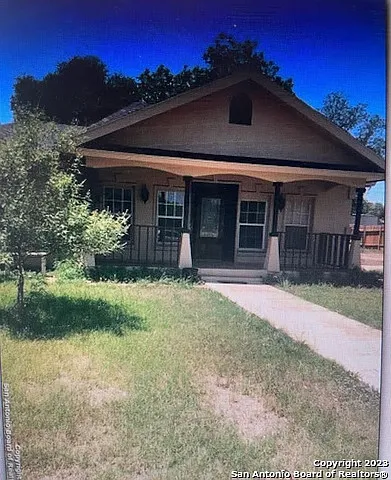 3 bed, 2.0 bath, 1724 sqft, $1,600 — Photo 1