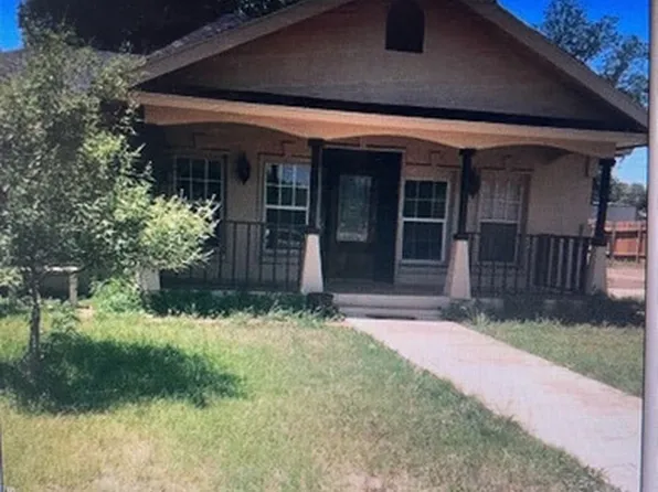 109 E Pecos St, Uvalde, TX 78801