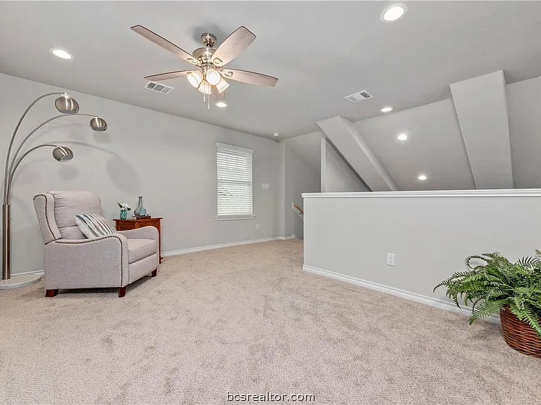 1311 McQueeny Dr — Photo 2
