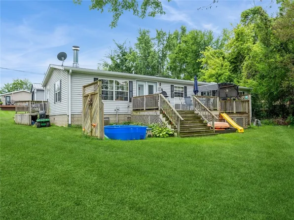 213 Cottage Ln, Montezuma, IA 50171