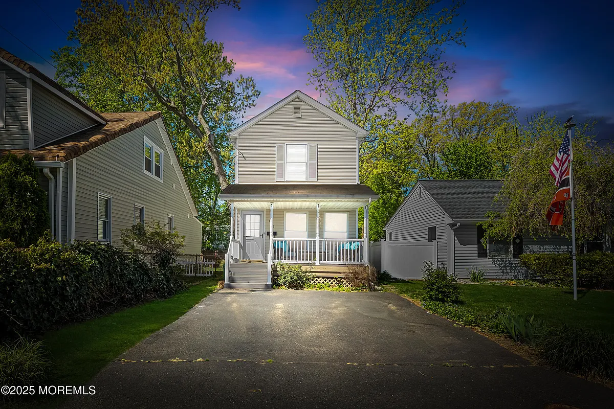 Building Photo - 105 Wayside Dr