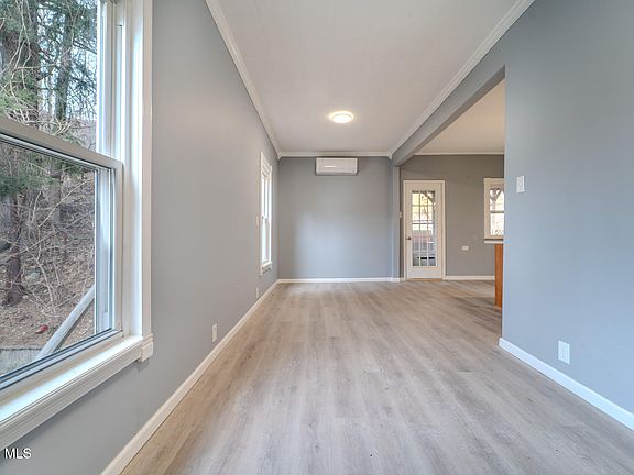 5th image of 55 Spring Avenue