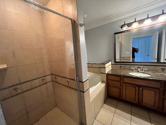 5th image of 7687 Heritage Crossing Way