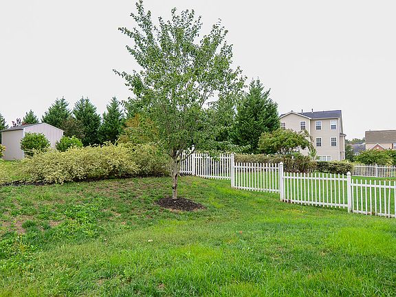4th image of 9005 Gailes Dr