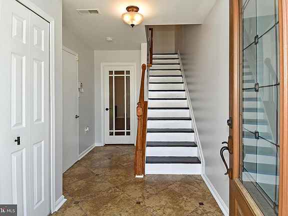 3rd image of 2015 Pinecroft Ct #70