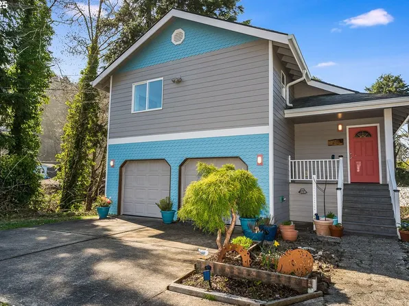 217 S Island St, Rockaway Beach, OR 97136