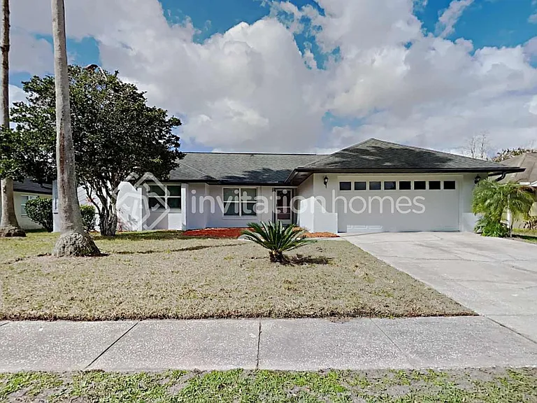 412 Abbeywood Ln — Photo 1