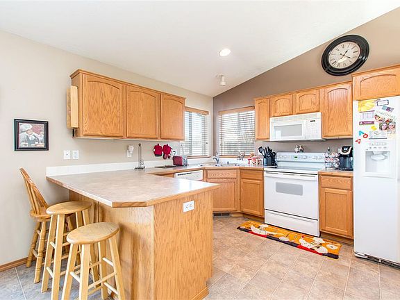 4th image of 8411 Queensbury Dr