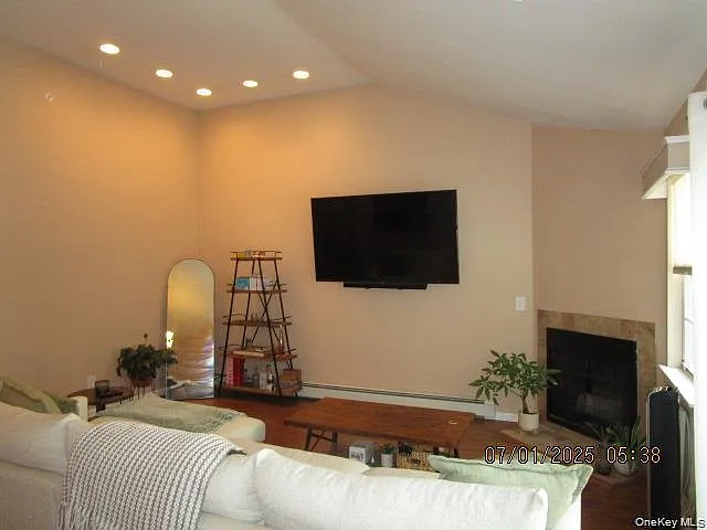 28 Lexington Hl #6 — Photo 5