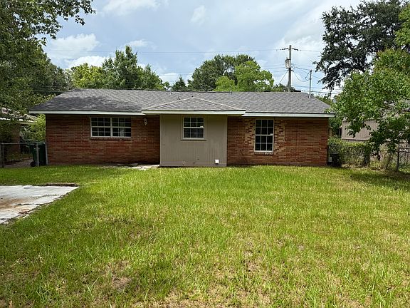 3rd image of 4017 Ponderosa Dr