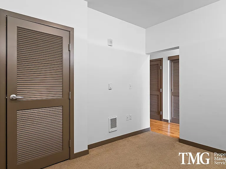 Corbett Heights Apartment Homes — Photo 49