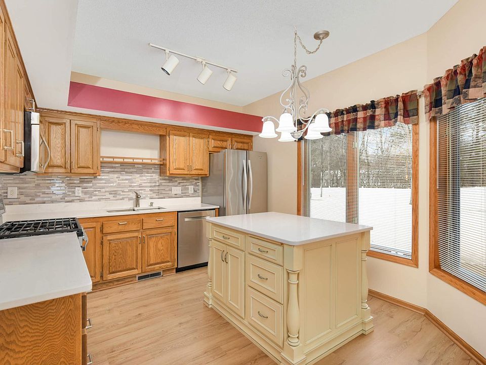 1st image of 11849 Aberdeen St NE