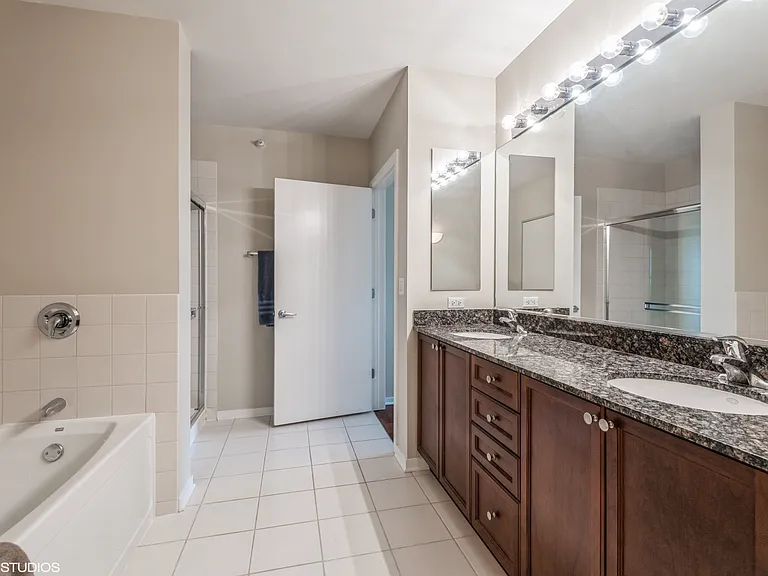 807 Davis St #1501 — Photo 6