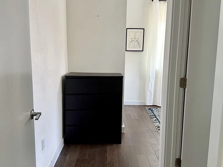 1917 E M Franklin Ave — Photo 8
