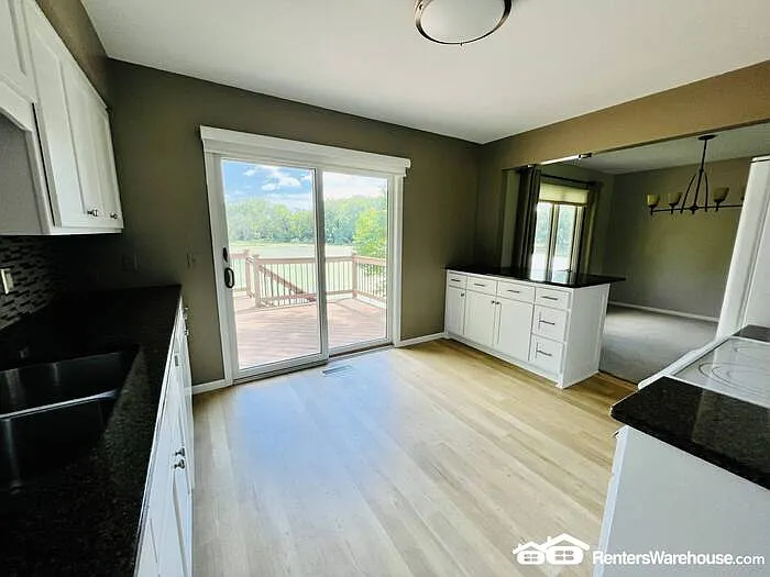 1817 Welland Ave — Photo 5