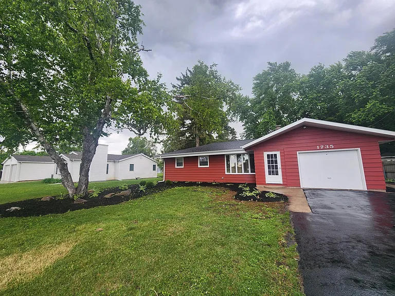 Willow Rd — Photo 3