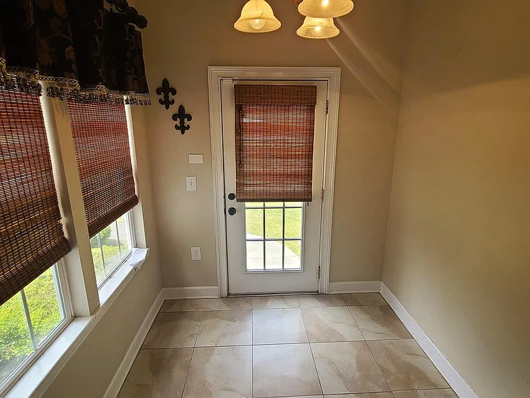 518 Cloverfield Ln — Photo 20