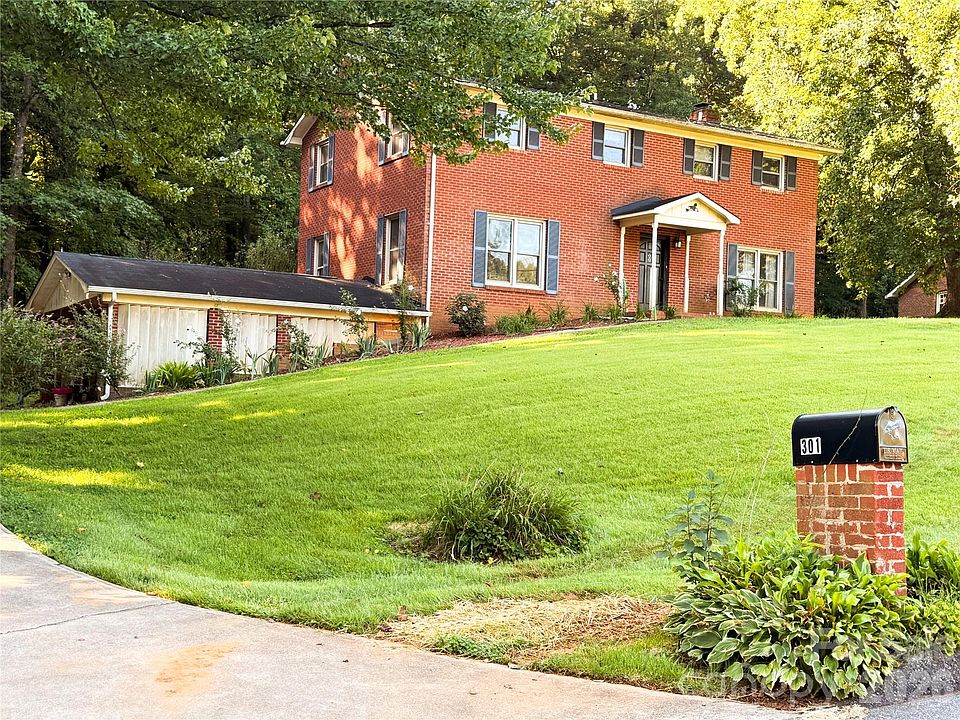 1st image of 301 Starmount Dr