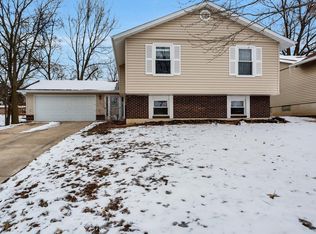 809 Greenridge Ln, Saint Peters, MO 63376