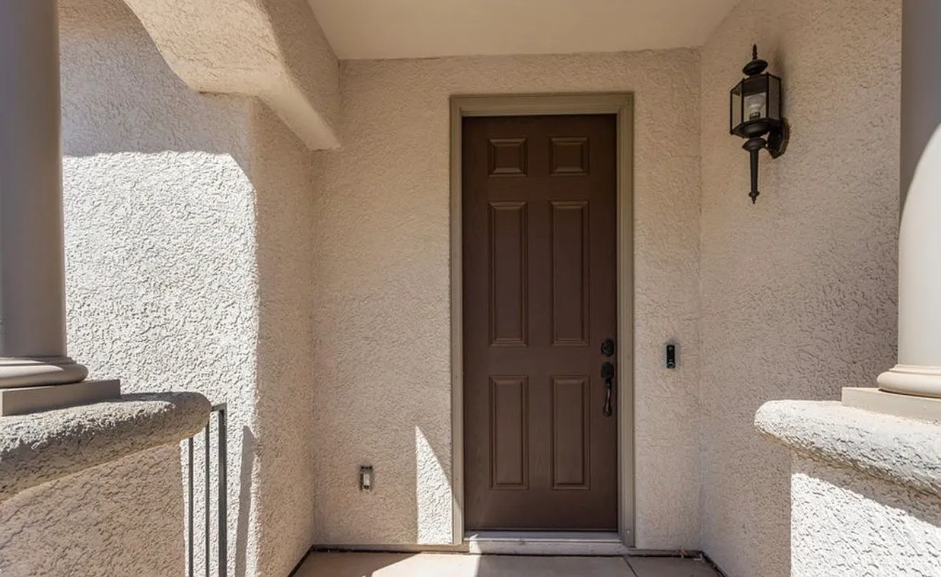 3 bed, 2022 sqft, $2,300 — Photo 2