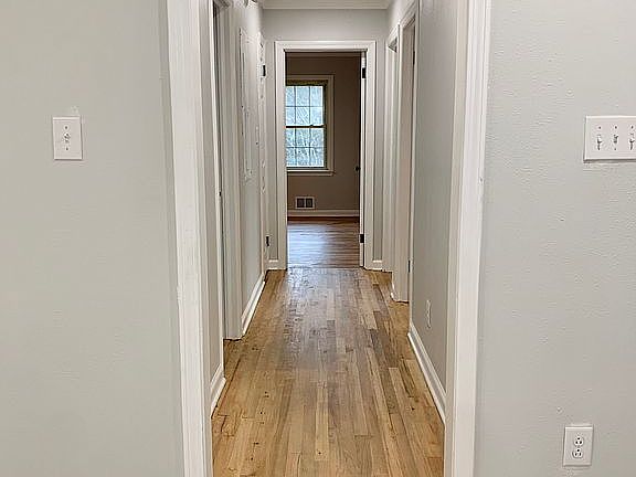 5th image of 201 Brookwood Dr