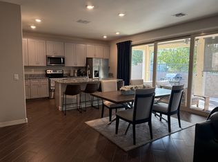 1556 S Loren Ln, Gilbert, AZ 85296