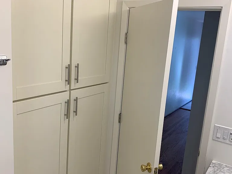 636 Madison Ave — Photo 10
