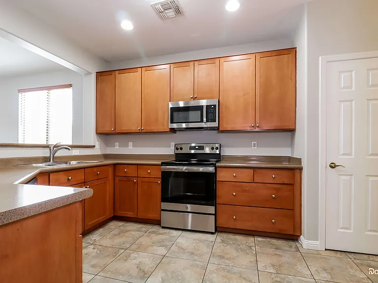 2427 S 101st Ln — Photo 3