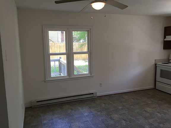 Eat-In Breakfast Area