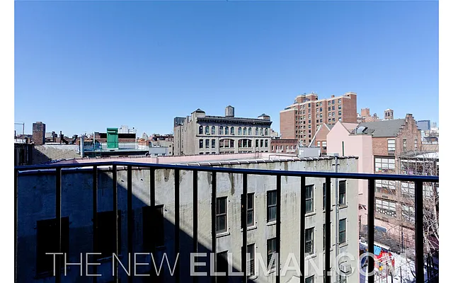 Sold by Douglas Elliman | media 24