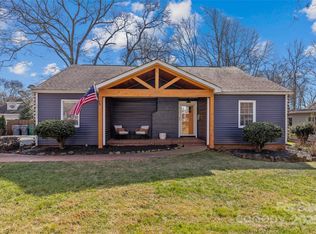 1334 Woodland Dr, Charlotte, NC 28205