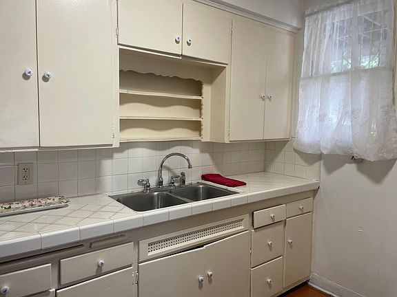 5th image of 8615 Chalmers Dr #1